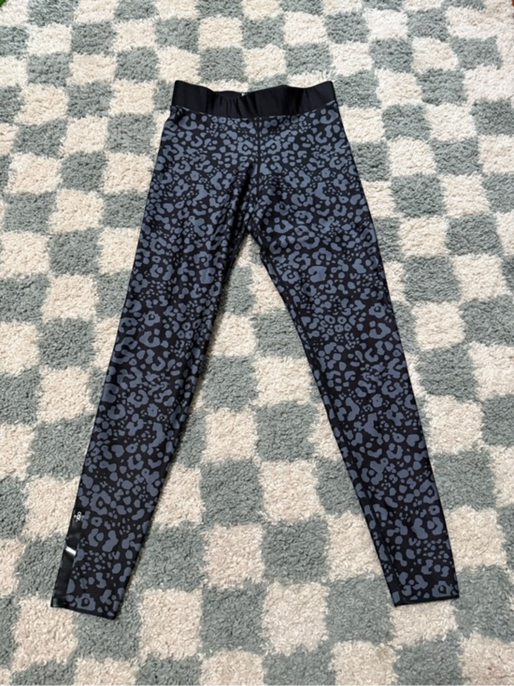 COR Ultracor Leopard Black And Silvery Gray Active Compression Leggings Medium